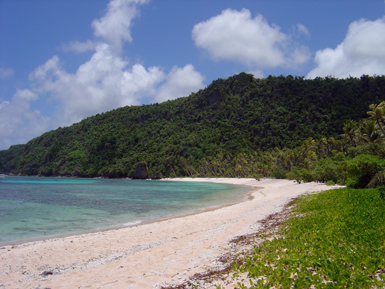 Tramo litoral de Guam, isla del Pacífico occidental perteneciente a Estados Unidos (foto: NOAA).