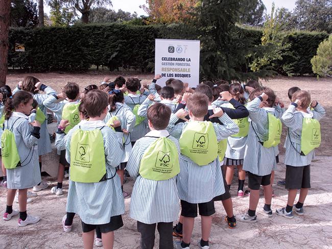 Celebración en 2014 del FSC Friday con alumnos de colegios de Primaria (foto: FSC España).