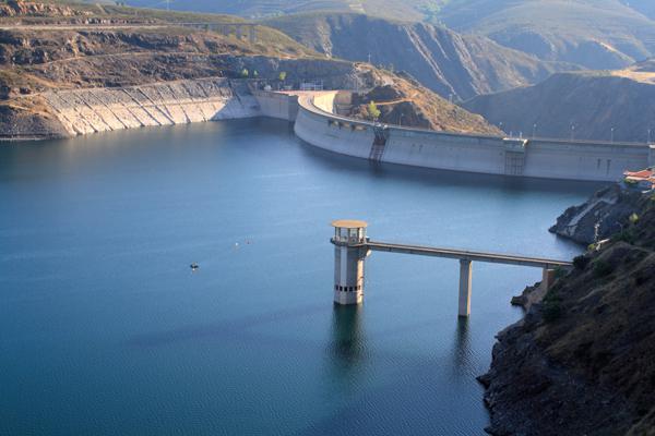 Embalse del Atazar, en la Comunidad de Madrid (foto: M. Peinado / Wikicommons).