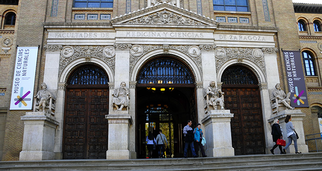 Entrada al Museo de Ciencias Naturales de la Universidad de Zaragoza (foto: Eduardo Viñuales).