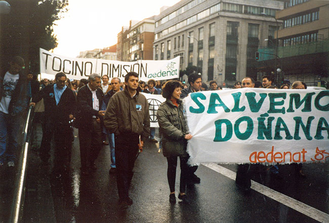 Manifestación en defensa de Doñana en Madrid en mayo de 1998 (foto: archivo de Ecologistas en Acción).