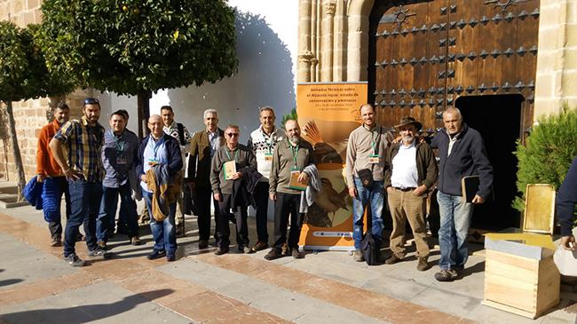 Asistentes a las jornadas sobre el alzacola rojizo celebradas en Villa del Río (Córdoba). Foto: Harmusch