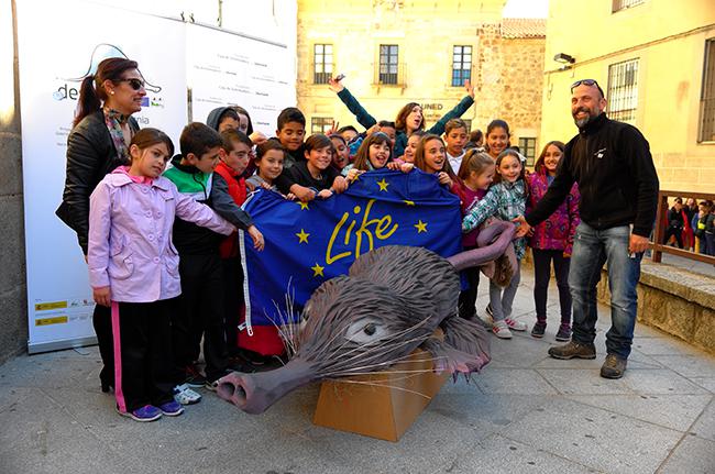 Taller infantil sobre el desmán ibérico en Plasencia (Cáceres), organizado por LIFE+ Desmania (foto: Joshua Díaz Caballero).

