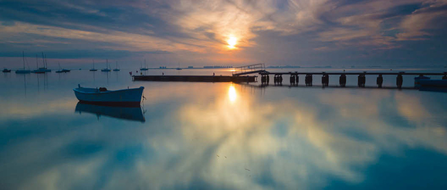 Panorámica del Mar Menor desde Los Alcázares (Murcia). Foto: Dalaifood / Shutterstock.