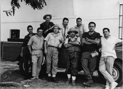 Fotografía histórica de un equipo de anilladores de aves de Aranzadi en Doñana en 1959 (foto: Sociedad de Ciencias Aranzadi).