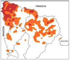 Mapa predictivo de riesgo de ataque de oso en Cataluña. En naranja, riesgo medio; en rojo, riesgo alto.
